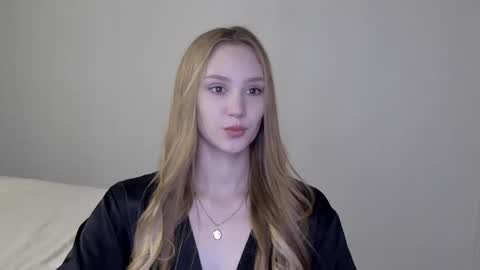 Laylla001 online show from 9, 12, 2024