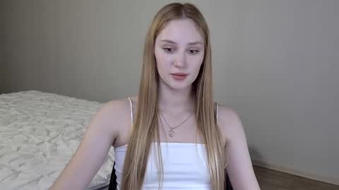 Laylla001 online show from 15, 1, 2025