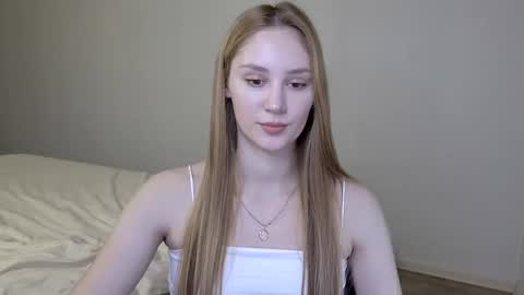 Laylla001 online show from 16, 1, 2025