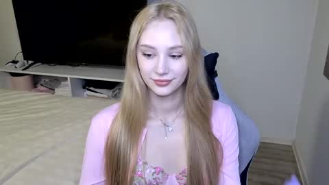 Laylla001 online show from 13, 3, 2026