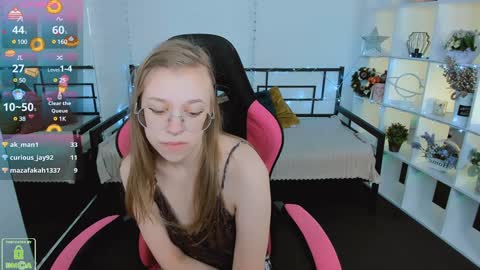 Snapshot of layriantavee chatting on 30, 12, 2024 layriantavee online show from 30, 12, 2024