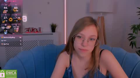 Snapshot of layriantavee chatting on 5, 1, 2025 layriantavee online show from 5, 1, 2025