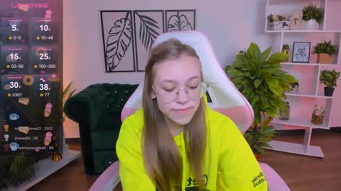 Snapshot of layriantavee chatting on 2, 2, 2025 layriantavee online show from 2, 2, 2025