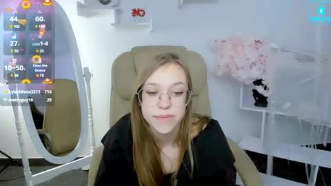 Snapshot of layriantavee chatting on 3, 2, 2025 layriantavee online show from 3, 2, 2025