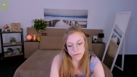 Snapshot of layriantavee chatting on 5, 3, 2025 layriantavee online show from 5, 3, 2025