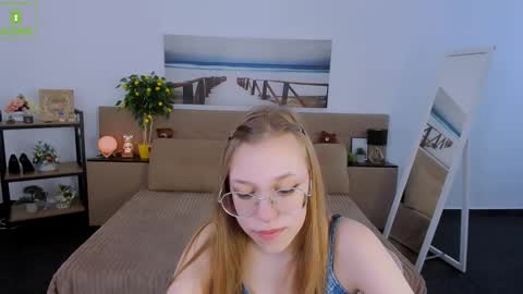 Snapshot of layriantavee chatting on 6, 3, 2025 layriantavee online show from 6, 3, 2025