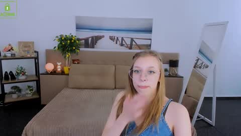 Snapshot of layriantavee chatting on 6, 3, 2025 layriantavee online show from 6, 3, 2025