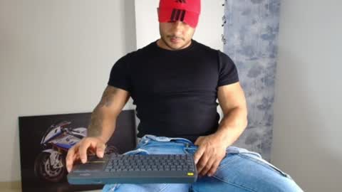Snapshot of laytonfox chatting on 26, 7, 2026 laytonfox online show from 26, 7, 2026