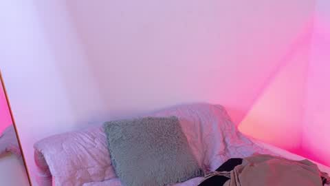 LEAH ANGEL online show from 27, 6, 2026