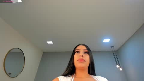 leahlombardi_ online show from 19, 10, 2025