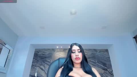 leahlombardi_ online show from 20, 12, 2025