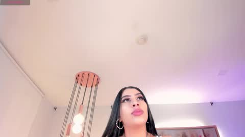 leahlombardi_ online show from 7, 1, 2026