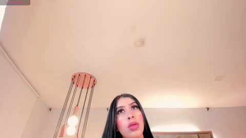 leahlombardi_ online show from 10, 1, 2026