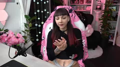 Leah online show from 6, 2, 2025