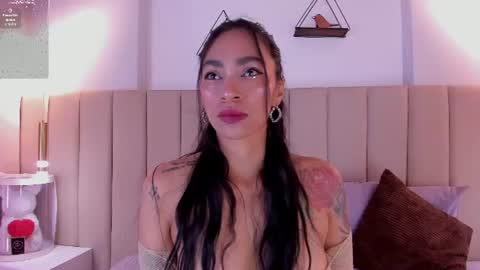 Snapshot of leamonroe__ chatting on 19, 7, 2026 Hey Im Lea online show from 19, 7, 2026