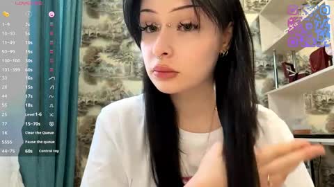 Kiki online show from 9, 5, 2026