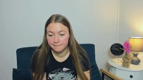 Snapshot of leaslim chatting on 16, 10, 2025 Lea online show from 16, 10, 2025