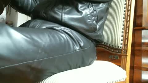 Leathermotocross online show from 4, 12, 2024