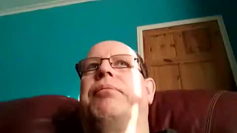 leatherpants68 online show from 3, 12, 2025