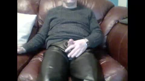 Snapshot of leatherpants68 chatting on 22, 2, 2026 leatherpants68 online show from 22, 2, 2026