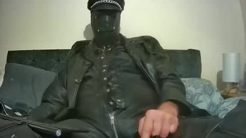 Snapshot of leathertease chatting on 5, 12, 2024 master or sir online show from 5, 12, 2024