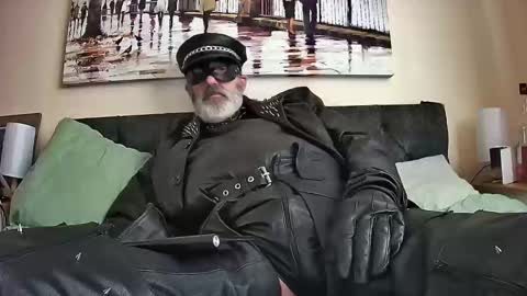 Snapshot of leathertease chatting on 20, 2, 2025 master or sir online show from 20, 2, 2025