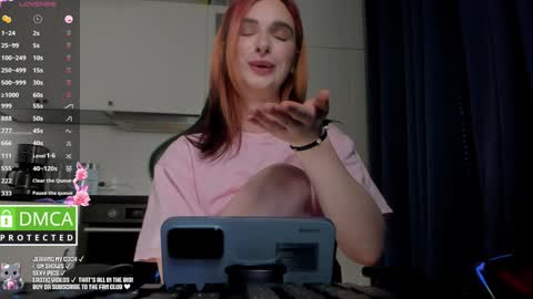 Snapshot of lee_green chatting on 15, 12, 2024 Julia Green online show from 15, 12, 2024