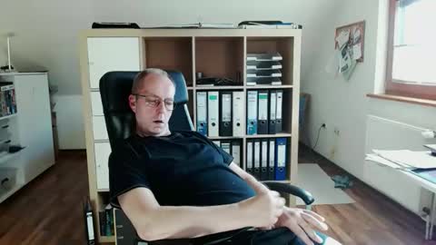 Dave online show from 21, 4, 2026