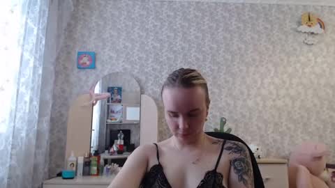 leggywily25 online show from 5, 3, 2025