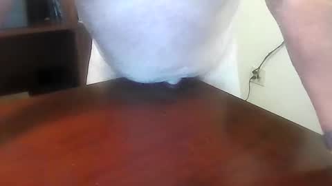 Snapshot of leglvr123 chatting on 28, 4, 2026 leglvr123 online show from 28, 4, 2026