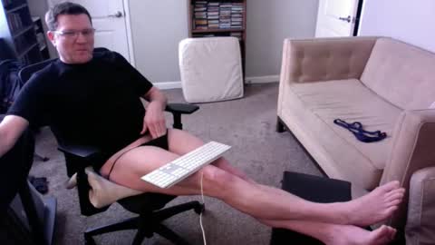 Snapshot of legs999 chatting on 16, 4, 2026 legs999 online show from 16, 4, 2026