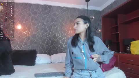 LEIGH ANGELS online show from 25, 2, 2026