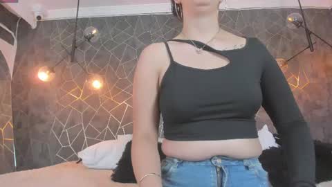 Snapshot of leigh_angels chatting on 14, 6, 2026 LEIGH ANGELS online show from 14, 6, 2026