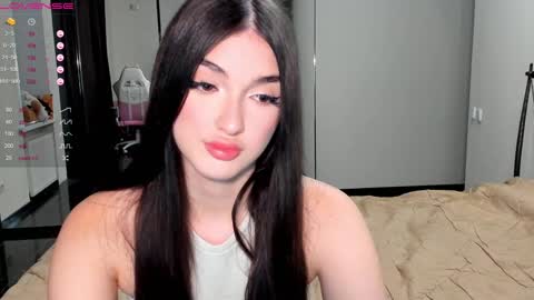 Snapshot of leila_4ever chatting on 5, 12, 2024 Leila online show from 5, 12, 2024