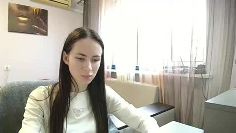 Snapshot of leila_monaco chatting on 4, 10, 2025 Leila online show from 4, 10, 2025