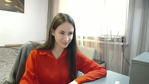 Snapshot of leila_monaco chatting on 8, 10, 2025 Leila online show from 8, 10, 2025
