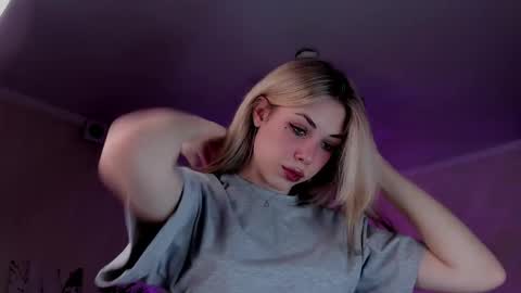 Snapshot of leilalafleur_ chatting on 4, 2, 2026 leilalafleur_ online show from 4, 2, 2026