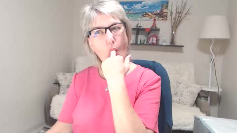 Leila Kinky online show from 28, 10, 2025