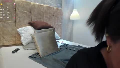 leilapons online show from 29, 10, 2025