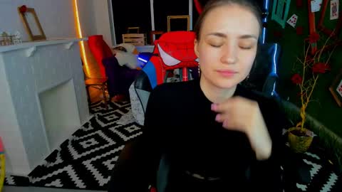 Snapshot of leilarai chatting on 4, 3, 2025 Leila Rai online show from 4, 3, 2025