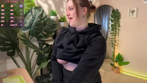 Lela online show from 10, 4, 2026