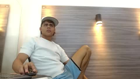 lelehott01 online show from 14, 7, 2026