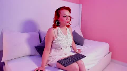 Snapshot of leloo_swift chatting on 17, 5, 2026 Leloo online show from 17, 5, 2026