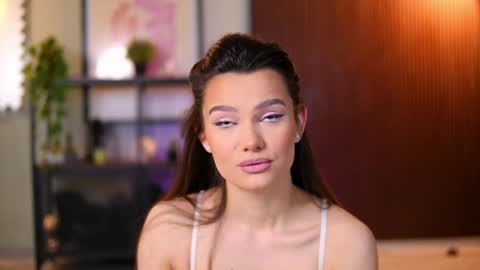 Lena Laurent online show from 16, 4, 2026