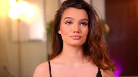 Lena Laurent online show from 21, 4, 2026