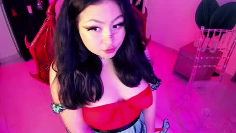 Lenna Kang online show from 2, 2, 2026