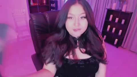 Lenna Kang online show from 15, 4, 2026