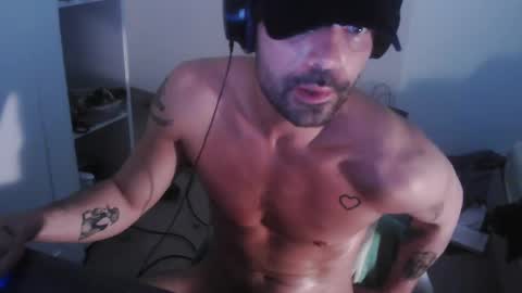Snapshot of leo1991lol chatting on 4, 2, 2025 leo1991lol online show from 4, 2, 2025