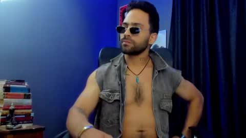 Snapshot of leo_diaz01 chatting on 21, 1, 2025 Leo Diaz online show from 21, 1, 2025