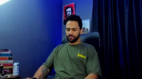 Snapshot of leo_diaz01 chatting on 23, 1, 2025 Leo Diaz online show from 23, 1, 2025